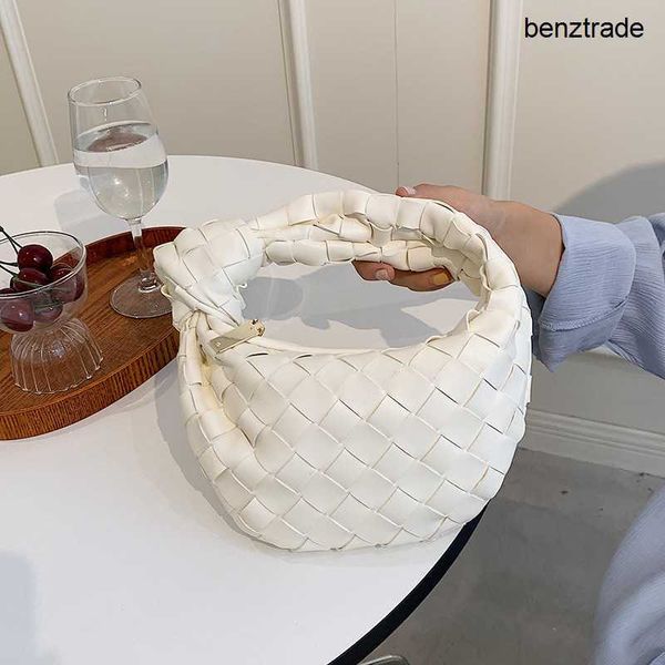 h jodie advanced handbag fashionable and simple 2022 new net handbag of the same style cloud bag woven cowhorn bag women s armpit bag
h jodie advanced handbag fashionable and simple 2022 new net handbag of the same style cloud bag woven cowhorn bag women s armpit bag