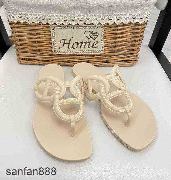 original designer hemres slippers luxury new h family 2023 erme summer pig nose jelly shoes herringbone sandals women's beach casua p2t, Black
original designer hemres slippers luxury new h family 2023 erme summer pig nose jelly shoes herringbone sandals women's beach casua p2t, Black