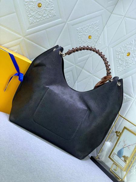 designer luxury bags the tote bag luxury bag original lady famous designer book handbag large-capacity composite shopping bag shoulder bag m
designer luxury bags the tote bag luxury bag original lady famous designer book handbag large-capacity composite shopping bag shoulder bag m