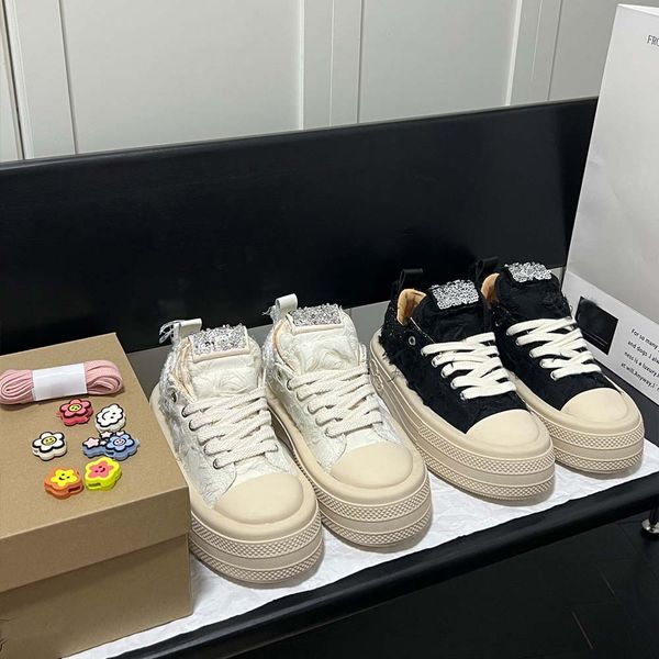 thick sole skateboarding shoes luxury brand women's 2023 summer new star same style sequin thick flower smiling face versatile fashion, Black
thick sole skateboarding shoes luxury brand women's 2023 summer new star same style sequin thick flower smiling face versatile fashion, Black