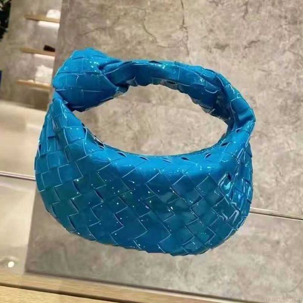 botega venates jodie mini teen intrecciato pouch hand woven dumpling jodie knot wrinkled cloud patent leather minority design handbag
botega venates jodie mini teen intrecciato pouch hand woven dumpling jodie knot wrinkled cloud patent leather minority design handbag