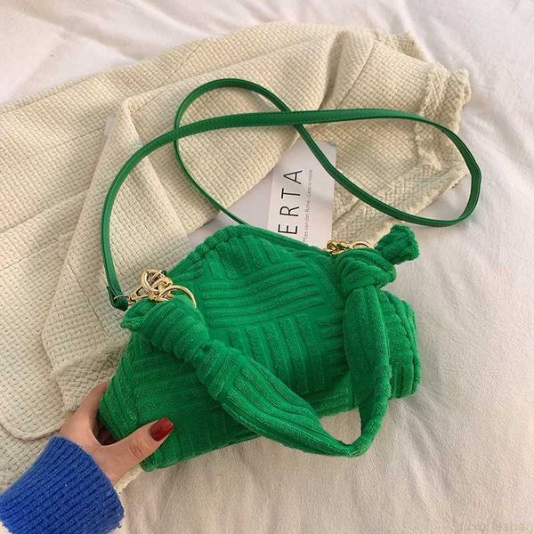 botega venates jodie mini teen intrecciato pouch autumn and winter ins net red same style embossed towel cloud handbag large capacity one sh
botega venates jodie mini teen intrecciato pouch autumn and winter ins net red same style embossed towel cloud handbag large capacity one sh