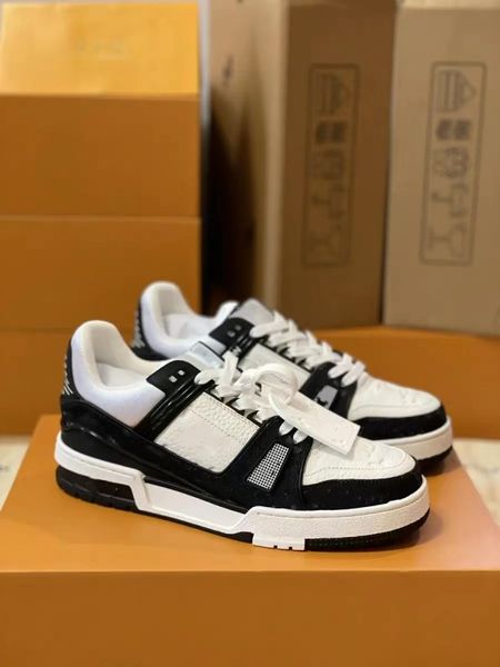 shoes casual designer luxurys dunks low for white natural green grey cream black unc burgundy purple sports sneakers leather rubber sole
shoes casual designer luxurys dunks low for white natural green grey cream black unc burgundy purple sports sneakers leather rubber sole