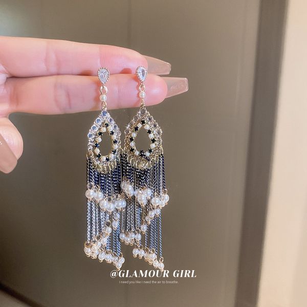 silver needle diamond pearl zircon chain chandelier earrings water drops long tassel earrings french vintage jewelry
silver needle diamond pearl zircon chain chandelier earrings water drops long tassel earrings french vintage jewelry