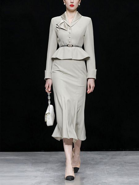 queen new women suit 2023 autumn casual 2 pieces set single-breasted and simple mermaid skirt korean profession skirt suit, Black;red
queen new women suit 2023 autumn casual 2 pieces set single-breasted and simple mermaid skirt korean profession skirt suit, Black;red