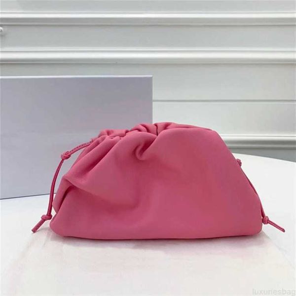 botega venates jodie mini teen intrecciato pouch original factory years autumn and winter fashionable candy color lady yunduo hand cow leath
botega venates jodie mini teen intrecciato pouch original factory years autumn and winter fashionable candy color lady yunduo hand cow leath