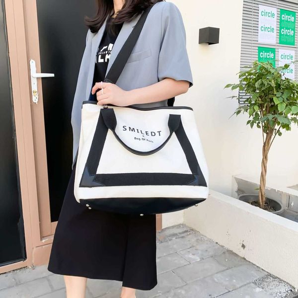 designer bag 2022 trendy large-capacity bag women's fashion diagonal simple canvas single-shoulder portable tote
designer bag 2022 trendy large-capacity bag women's fashion diagonal simple canvas single-shoulder portable tote