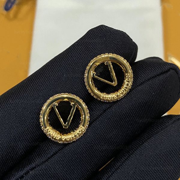 charm 18k gold plated designer letter earrings luxury round crystal rhinestone pearl earrings womens wedding party gifts jewelry accessories, Golden
charm 18k gold plated designer letter earrings luxury round crystal rhinestone pearl earrings womens wedding party gifts jewelry accessories, Golden