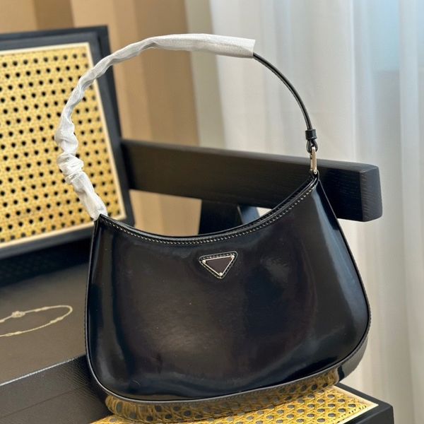 women's designer bag fashion underarm bag luxury one shoulder bag classic vintage high-quality leather crossbody bag gold and silver wo
women's designer bag fashion underarm bag luxury one shoulder bag classic vintage high-quality leather crossbody bag gold and silver wo