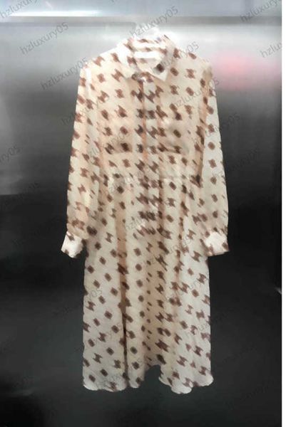 brand dresses classic logo jacquard pocket design lapel long sleeve dress elastic high-waisted breathable thin fabric elegant maxiskit summe, Black;gray
brand dresses classic logo jacquard pocket design lapel long sleeve dress elastic high-waisted breathable thin fabric elegant maxiskit summe, Black;gray