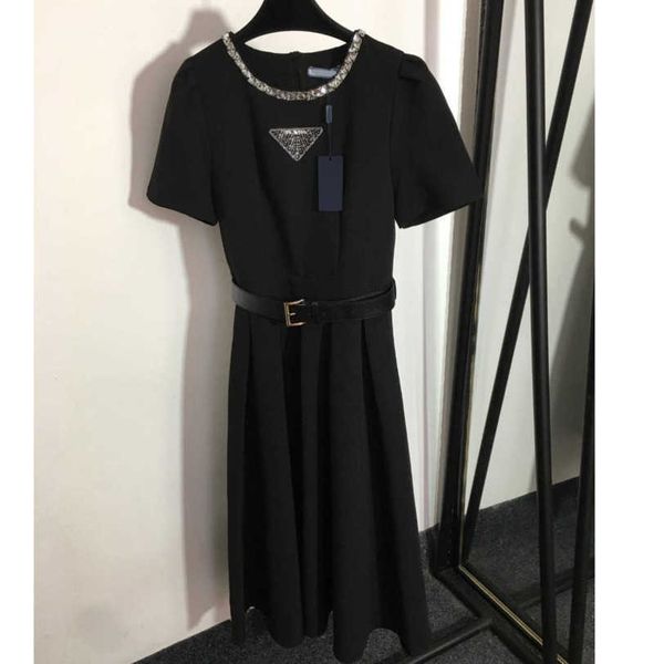 23ss brand designer scalded letter waistband nail drill crew neck with short sleeves long skirt womens clothing a1, Black;gray
23ss brand designer scalded letter waistband nail drill crew neck with short sleeves long skirt womens clothing a1, Black;gray
