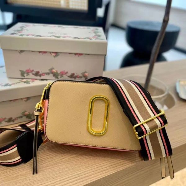 designer bag cross body bag fashion shoulder bag classical letter camera bags dermal 5a quality good match multifunctional simplicity very n
designer bag cross body bag fashion shoulder bag classical letter camera bags dermal 5a quality good match multifunctional simplicity very n