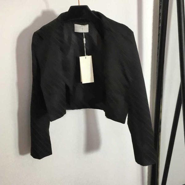 23ss brand designer women coat jacquard letter logo double-breasted lapel long-sleeved suit jacket womens clothes a1, Black;brown
23ss brand designer women coat jacquard letter logo double-breasted lapel long-sleeved suit jacket womens clothes a1, Black;brown