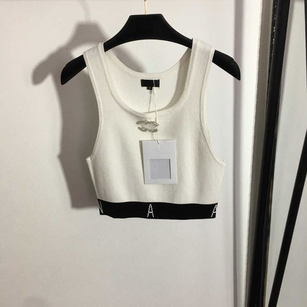 23ss designer women brand knitted vest match logo brooch elastic force slimming color matching vests womens clothes, White
23ss designer women brand knitted vest match logo brooch elastic force slimming color matching vests womens clothes, White