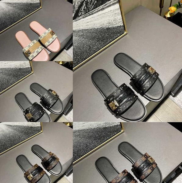 2023 paris ladies womens summer sandals beach slide slippers ladies flip flops loafers plaid flower print leather solid color with lock 35-4, Black
2023 paris ladies womens summer sandals beach slide slippers ladies flip flops loafers plaid flower print leather solid color with lock 35-4, Black