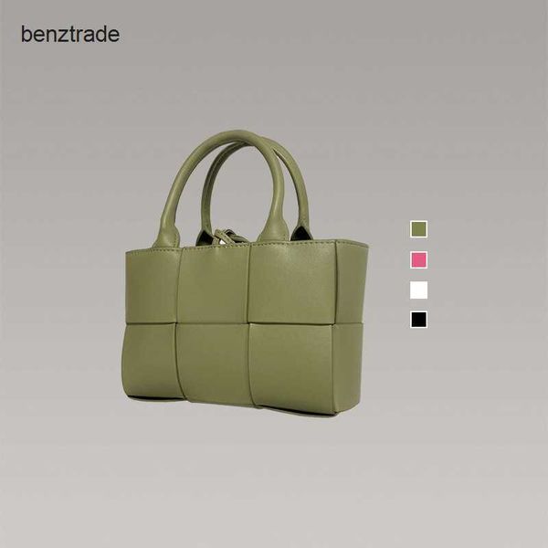 bottegs venets arco famous handbag new tote mini leather cowhide women s simple style single shoulder diagonal woven
bottegs venets arco famous handbag new tote mini leather cowhide women s simple style single shoulder diagonal woven