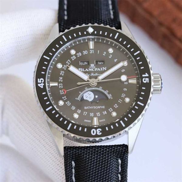 mechanical men's multifunctional 5054-1110-b52a mondphasen automatic watch watch baopo blancpain temperament men's watch wristwatc, Slivery;golden
mechanical men's multifunctional 5054-1110-b52a mondphasen automatic watch watch baopo blancpain temperament men's watch wristwatc, Slivery;golden
