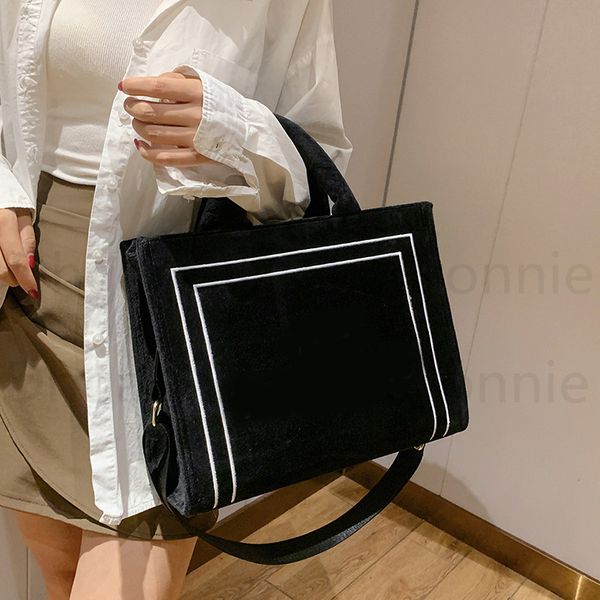 stunning one shoulder bags women tote luxurys designers shopping bag handbag messenger women totes fashion flap handbags printed crossbody c
stunning one shoulder bags women tote luxurys designers shopping bag handbag messenger women totes fashion flap handbags printed crossbody c