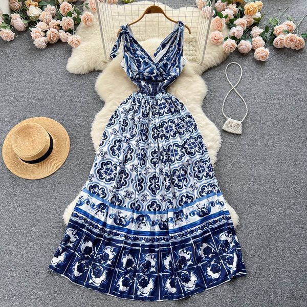 french vintage lace up suspended dress summer women's design sense small waist slim large swing floral long dress, Black;gray
french vintage lace up suspended dress summer women's design sense small waist slim large swing floral long dress, Black;gray