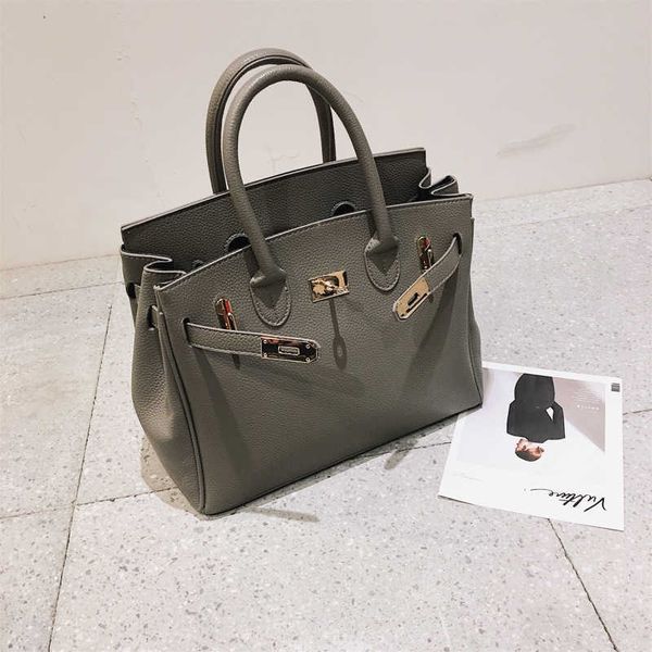 handbag designer bag women birkins purse tote large bag winter new women's fashion buckle shoulder kol1
handbag designer bag women birkins purse tote large bag winter new women's fashion buckle shoulder kol1