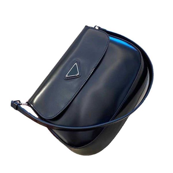 purses new style cle handbag middle ancient method stick armpit bag bright leather one shoulder
purses new style cle handbag middle ancient method stick armpit bag bright leather one shoulder