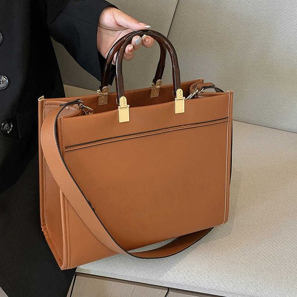 purses tote bag women's large-capacity carrying bag 2023 new fashion shoulder bag high work messenger bag
purses tote bag women's large-capacity carrying bag 2023 new fashion shoulder bag high work messenger bag