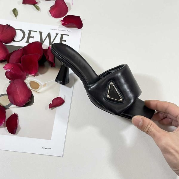 2023 medium thick heel women's slippers sandals classic triangle buckle decoration luxury designer mule street style factory shoes hook, Black
2023 medium thick heel women's slippers sandals classic triangle buckle decoration luxury designer mule street style factory shoes hook, Black