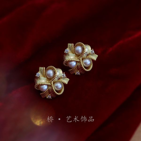 korea stud new fashion pearl earrings temperament personality pendant earrings elegant jewelry for women, Golden;silver
korea stud new fashion pearl earrings temperament personality pendant earrings elegant jewelry for women, Golden;silver