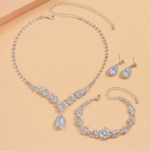 12 stes factory price necklace earring bracelet suit inlaid zircon rhinestone twinkle non fading bridal decorate adjeustable length necklace, Silver
12 stes factory price necklace earring bracelet suit inlaid zircon rhinestone twinkle non fading bridal decorate adjeustable length necklace, Silver
