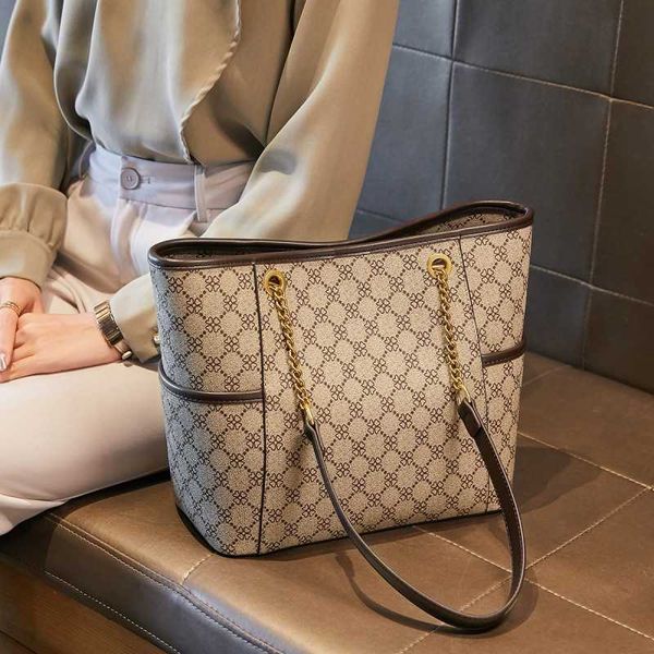 70% off live new fashion print tote bag temperament chain bag handbag temperament one shoulder women's bag
70% off live new fashion print tote bag temperament chain bag handbag temperament one shoulder women's bag
