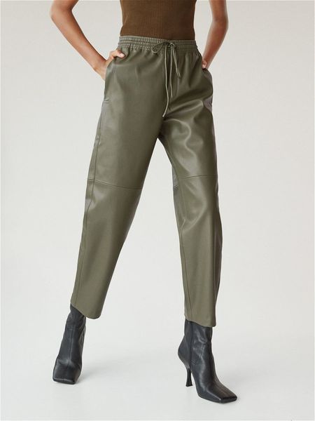 women's pants s drawstring elastic waist harem green pu leather casual solid color trousers with pockets for fashion 230322, Black;white
women's pants s drawstring elastic waist harem green pu leather casual solid color trousers with pockets for fashion 230322, Black;white
