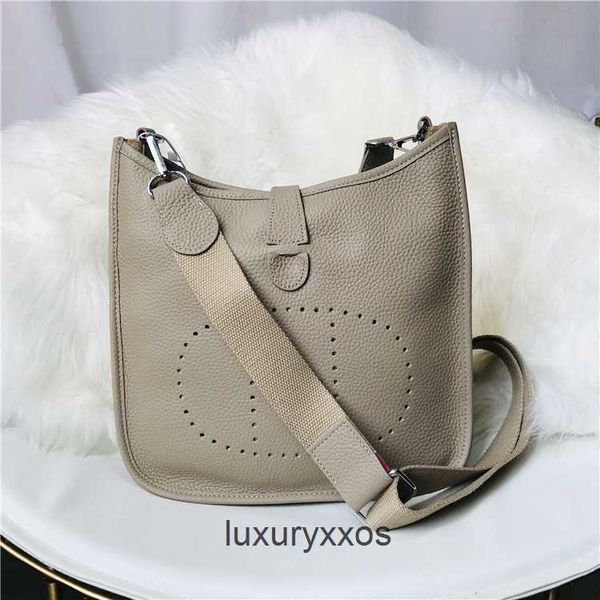 bag cut-out 2023 evelynes tote fashion women's with perforated leather on the bags evelyn 8jfg
bag cut-out 2023 evelynes tote fashion women's with perforated leather on the bags evelyn 8jfg