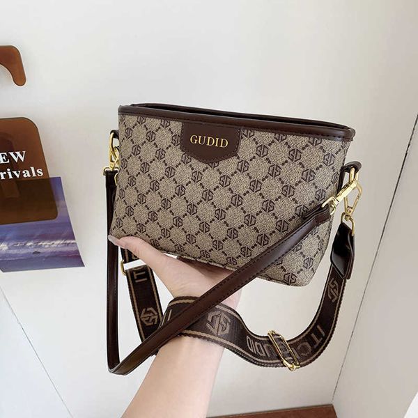 evening bags letter one shoulder crossbody summer new versatile fashion flower style women's bag
evening bags letter one shoulder crossbody summer new versatile fashion flower style women's bag