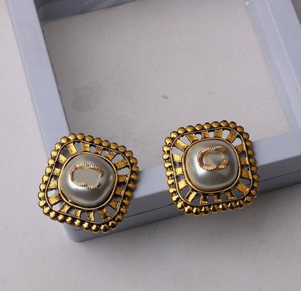 gold 18k plated double letters channel earrings fashion design stud crystal rhinestone pearl party wedding engagement jewelry 23ss new style, Golden;silver
gold 18k plated double letters channel earrings fashion design stud crystal rhinestone pearl party wedding engagement jewelry 23ss new style, Golden;silver