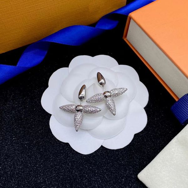 luxury v letters pearl designer stud earrings for women 18k gold silver shining diamond stone brand love earring earing party jewelry with b, Golden;silver
luxury v letters pearl designer stud earrings for women 18k gold silver shining diamond stone brand love earring earing party jewelry with b, Golden;silver