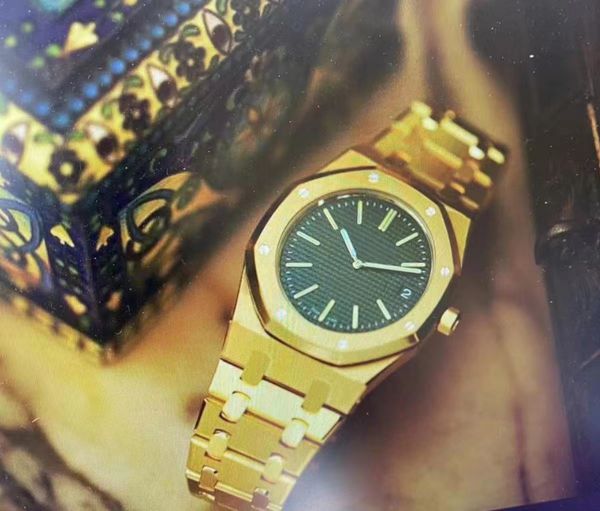 the latest watch style 2023 is very popular with the public and this one sale good men's watch, Slivery;brown
the latest watch style 2023 is very popular with the public and this one sale good men's watch, Slivery;brown