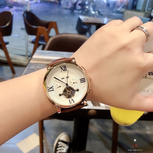 2023 new brand original business men's watch classic round case quartz watch wristwatch clockrecommended watchwa watch q15, Slivery;brown
2023 new brand original business men's watch classic round case quartz watch wristwatch clockrecommended watchwa watch q15, Slivery;brown