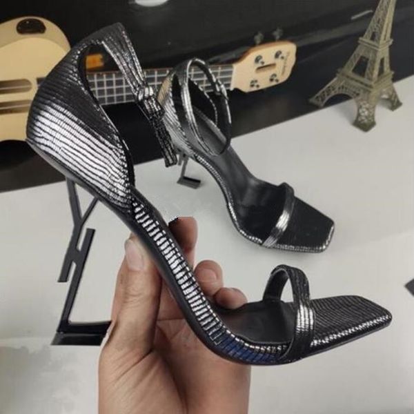 2023 gold red black patent leather .5cm letters heels designer women unique letters sandals dress wedding shoes sandals 35-42 box
2023 gold red black patent leather .5cm letters heels designer women unique letters sandals dress wedding shoes sandals 35-42 box