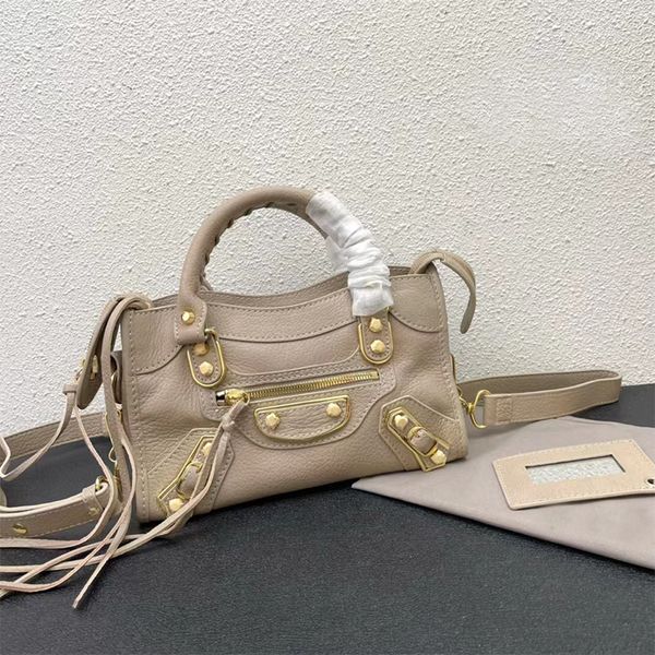 original quality goat leather bag motorcycle bag classic luxury designer rivet handbag giant small city bag with vanity mirror
original quality goat leather bag motorcycle bag classic luxury designer rivet handbag giant small city bag with vanity mirror