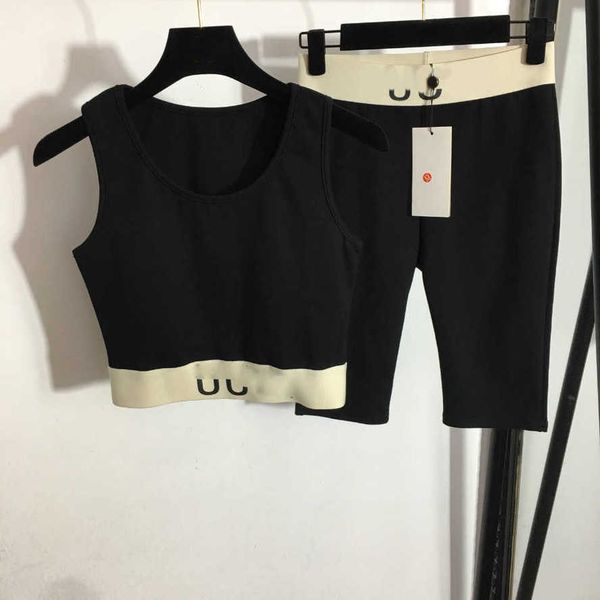 23ss brand designer women sports suit yoga clothing monogram print closed waist vest stretch slim five cent leggings shorts womens clothing, Gray
23ss brand designer women sports suit yoga clothing monogram print closed waist vest stretch slim five cent leggings shorts womens clothing, Gray