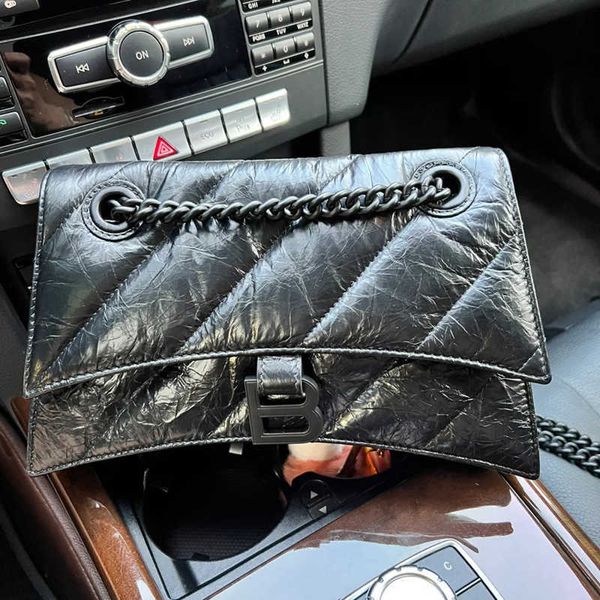 2023 new bag hourglass bag leather pleated rhombus chain bag single-shoulder cross-body women's bag feeling leather bag
2023 new bag hourglass bag leather pleated rhombus chain bag single-shoulder cross-body women's bag feeling leather bag