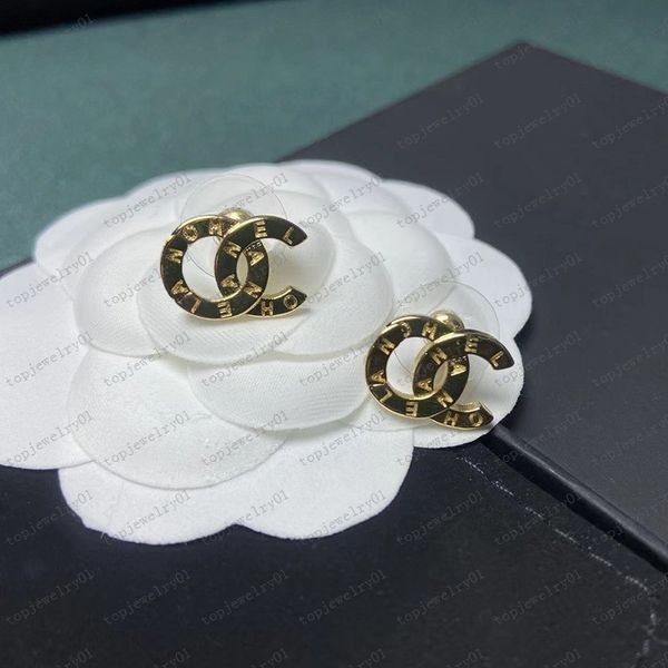 womens geometric round pearl stud charm earrings luxury designer brand letter crystal rhinestone earring 18k gold plated women wedding party, Golden;silver
womens geometric round pearl stud charm earrings luxury designer brand letter crystal rhinestone earring 18k gold plated women wedding party, Golden;silver