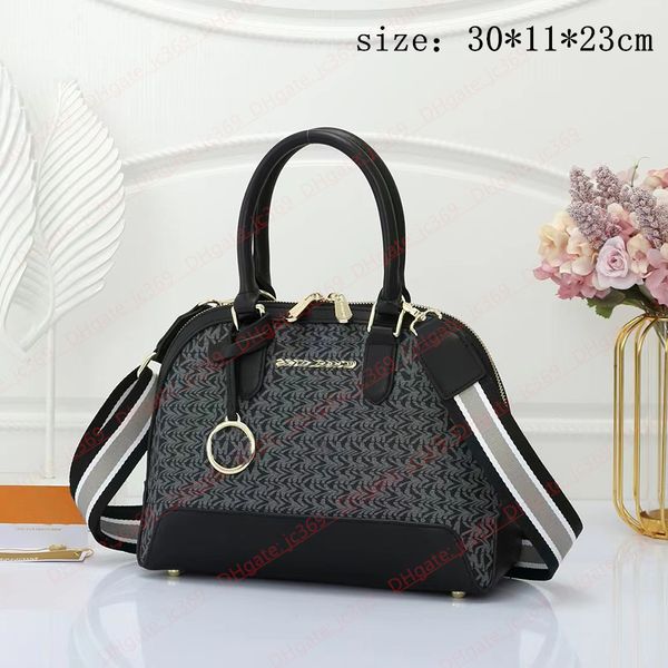 women bag fashion designer solid letter small print chain handbag interior spacer zipper bag classic one shoulder crossbody bag medium size
women bag fashion designer solid letter small print chain handbag interior spacer zipper bag classic one shoulder crossbody bag medium size