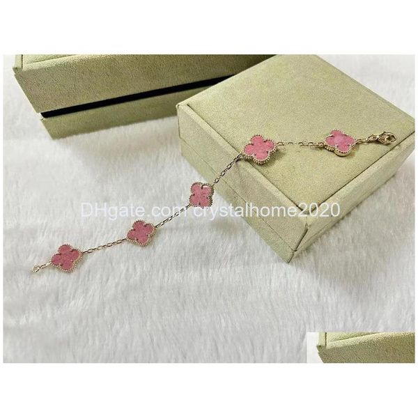 charm bracelets luxury v brand clover designer bracelet rose pink stone sweet flower 15mm leaf love party jewelry bir otyez, Golden;silver
charm bracelets luxury v brand clover designer bracelet rose pink stone sweet flower 15mm leaf love party jewelry bir otyez, Golden;silver