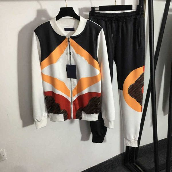 23ss designer brand tracksuit new sports color-blocking printing zippered long-sleeved coat elastic waist casual pants fashion suit womens c, Gray
23ss designer brand tracksuit new sports color-blocking printing zippered long-sleeved coat elastic waist casual pants fashion suit womens c, Gray