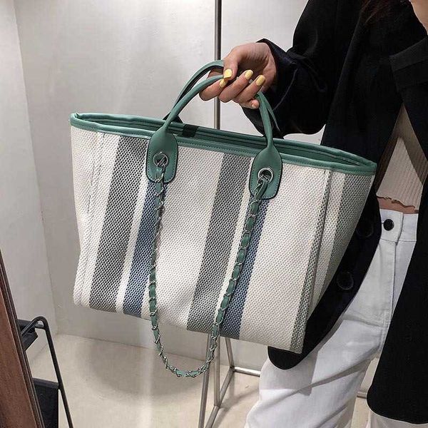bag new one sling shoulder messenger bag large capacity striped chain lesson bucket bag women's bag handbag
bag new one sling shoulder messenger bag large capacity striped chain lesson bucket bag women's bag handbag