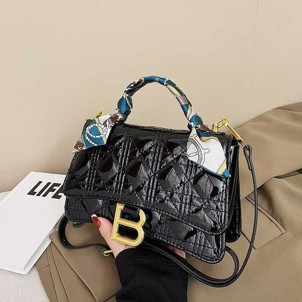 bag women's bag new simple fashion small fragrance handheld one shoulder crossbody bag ocean air hourglass bag
bag women's bag new simple fashion small fragrance handheld one shoulder crossbody bag ocean air hourglass bag