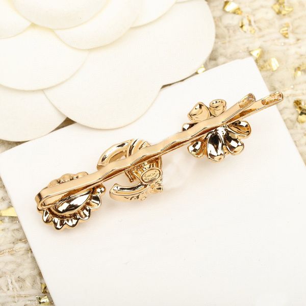 luxury quality charm hair clip with diamond and white color design red crystal in 18k gold plated have box stamp ps7638a, Golden
luxury quality charm hair clip with diamond and white color design red crystal in 18k gold plated have box stamp ps7638a, Golden