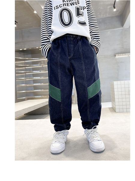 jeans boys' winter thickened jeans kids' fashion versatile splice loose tight mouth comfortable harun denim pants 230322, Blue
jeans boys' winter thickened jeans kids' fashion versatile splice loose tight mouth comfortable harun denim pants 230322, Blue