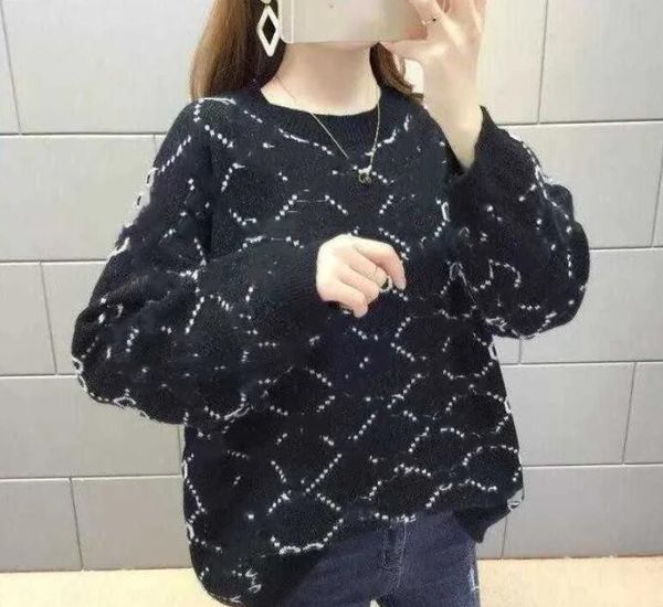 designers womens sweaters pullover letter printed long sleeve knitted hoodie shoulder with gold button, White;black
designers womens sweaters pullover letter printed long sleeve knitted hoodie shoulder with gold button, White;black
